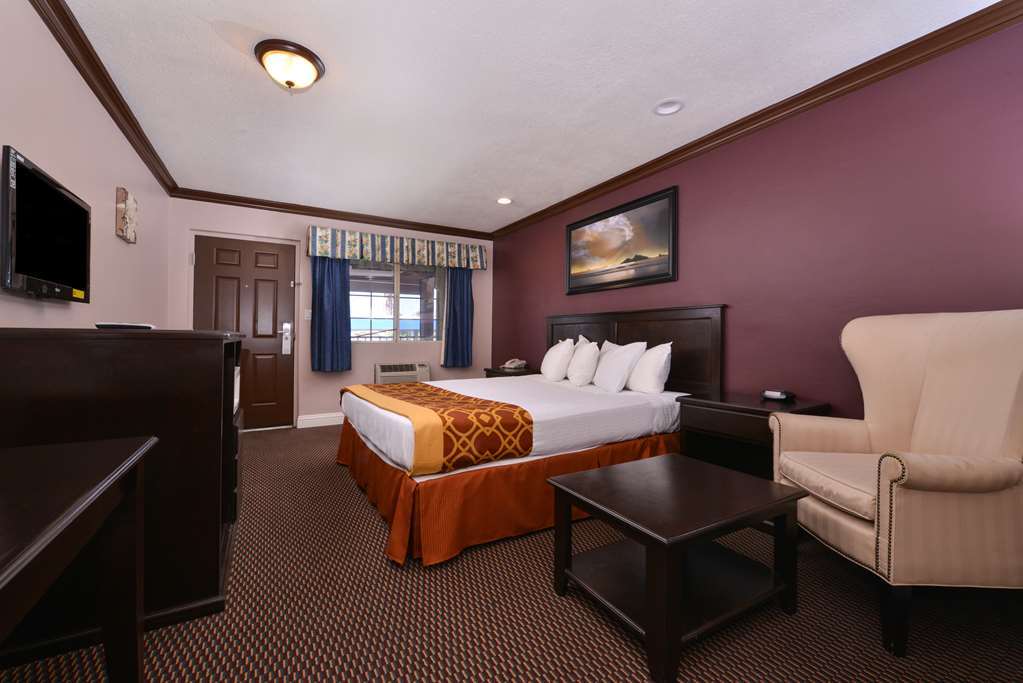 Americas Best Value Inn Corona Cameră foto