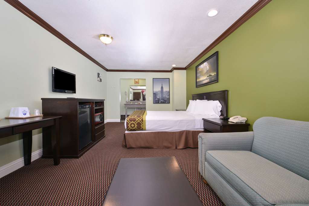 Americas Best Value Inn Corona Cameră foto